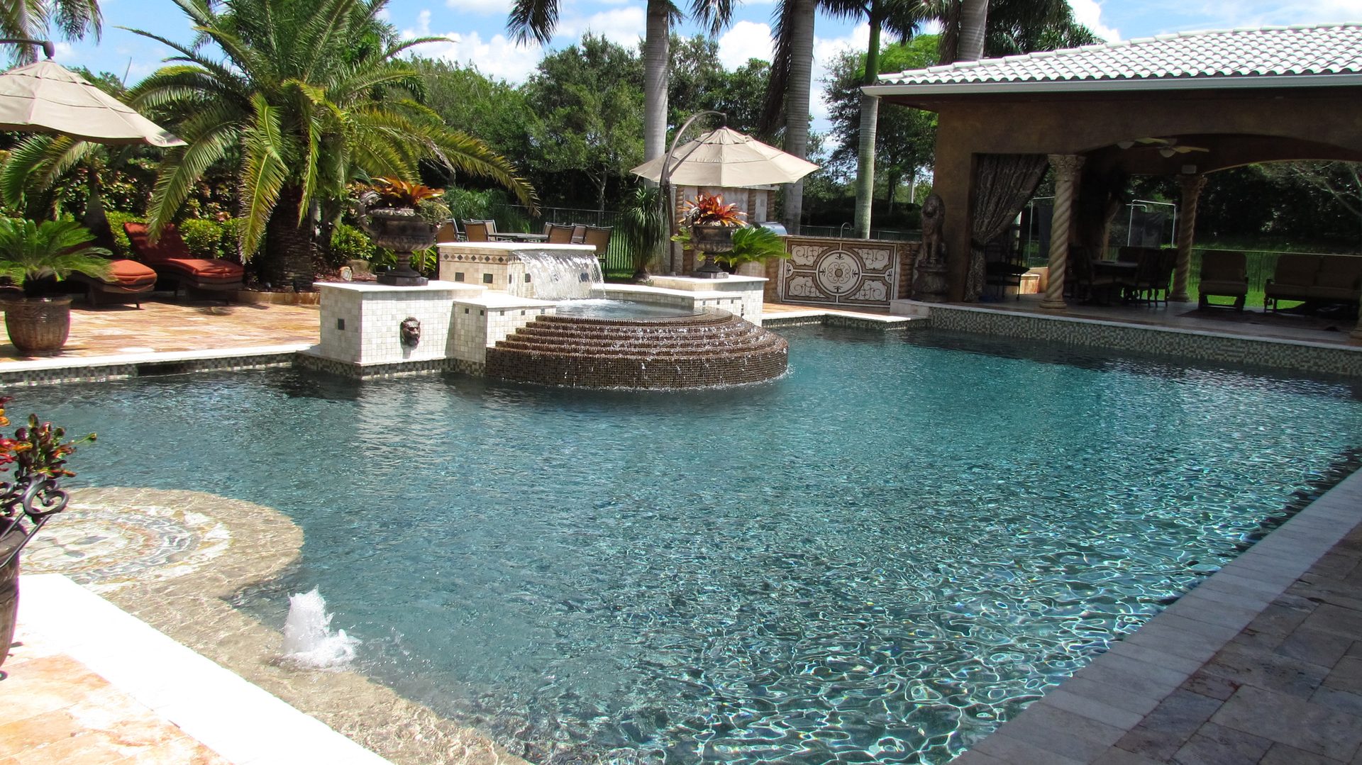 Traditional South Florida backyard pool